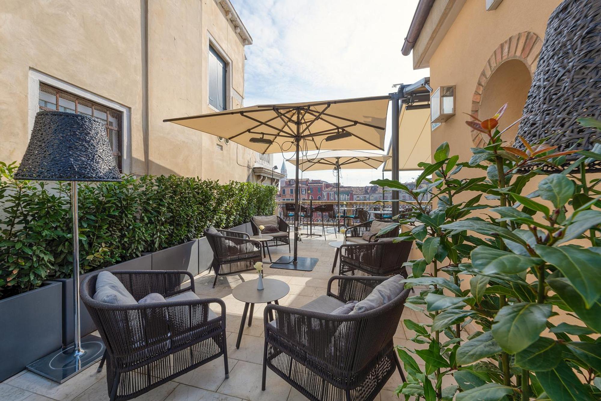 H10 Palazzo Canova Венеция Екстериор снимка