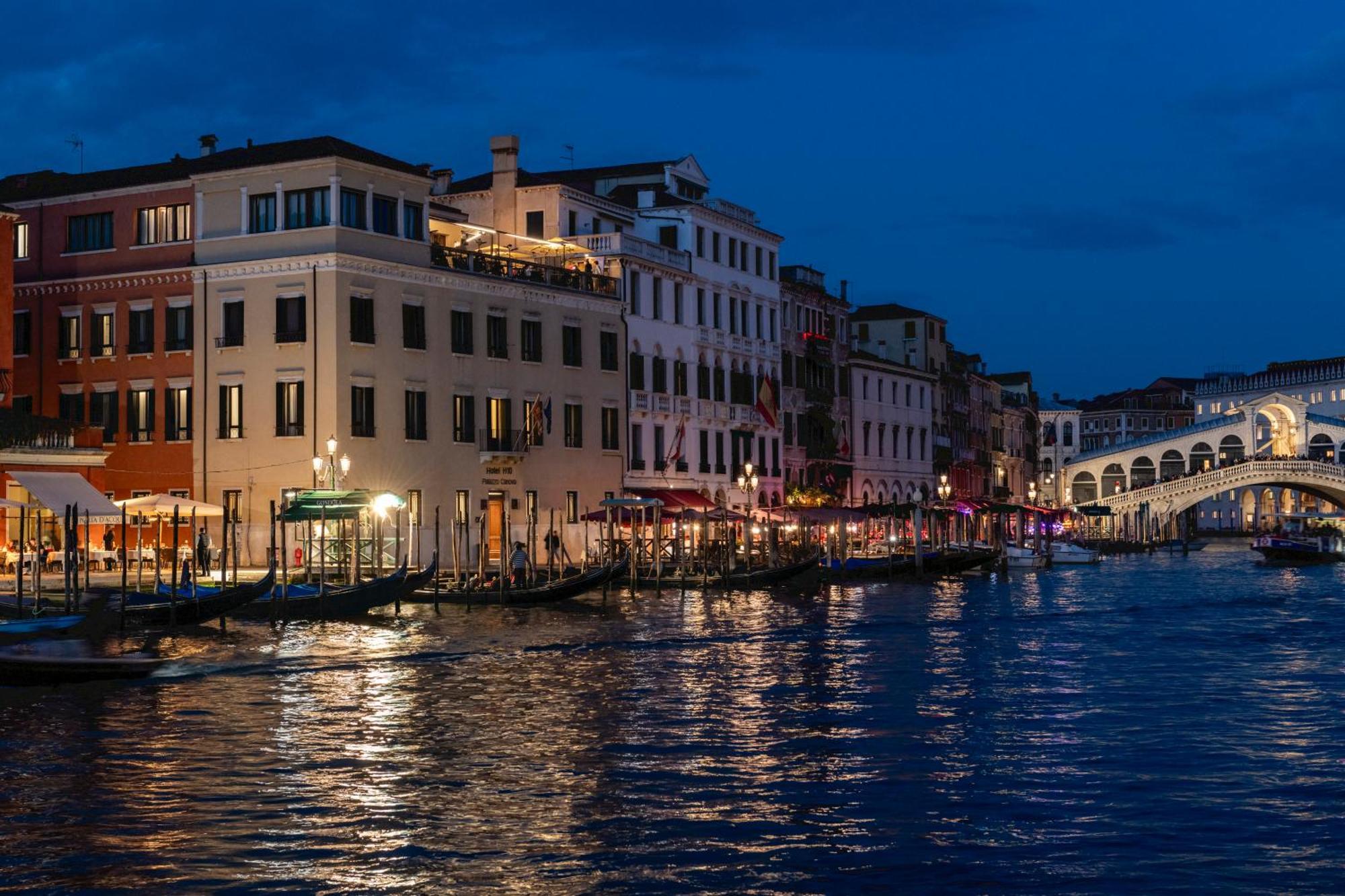 H10 Palazzo Canova Венеция Екстериор снимка